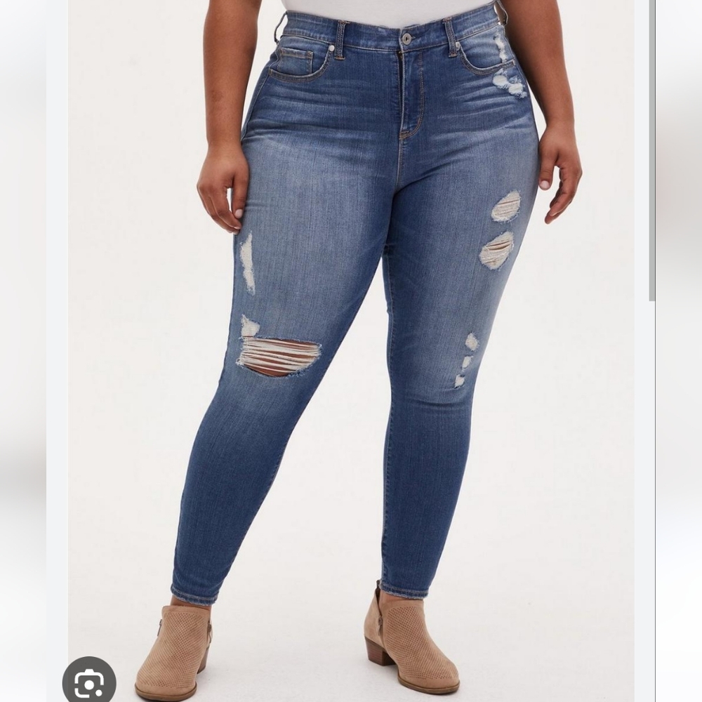 NWT- Torrid Sky High Skinnys